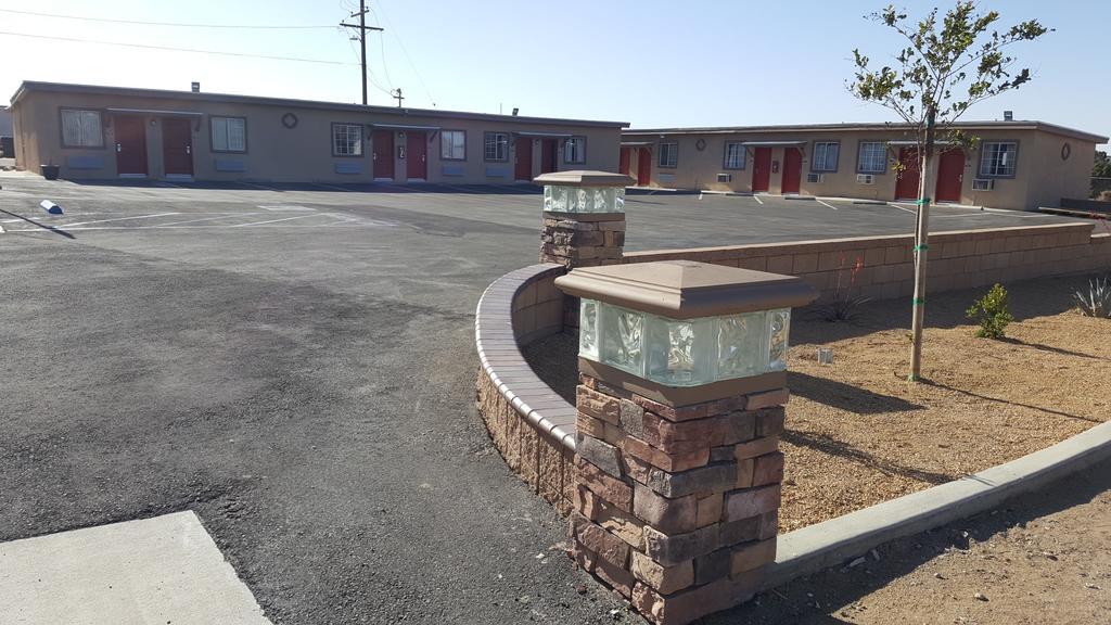Motel 6 Maple/Main Hesperia Bagian luar foto