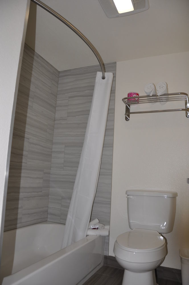 Motel 6 Maple/Main Hesperia Bagian luar foto