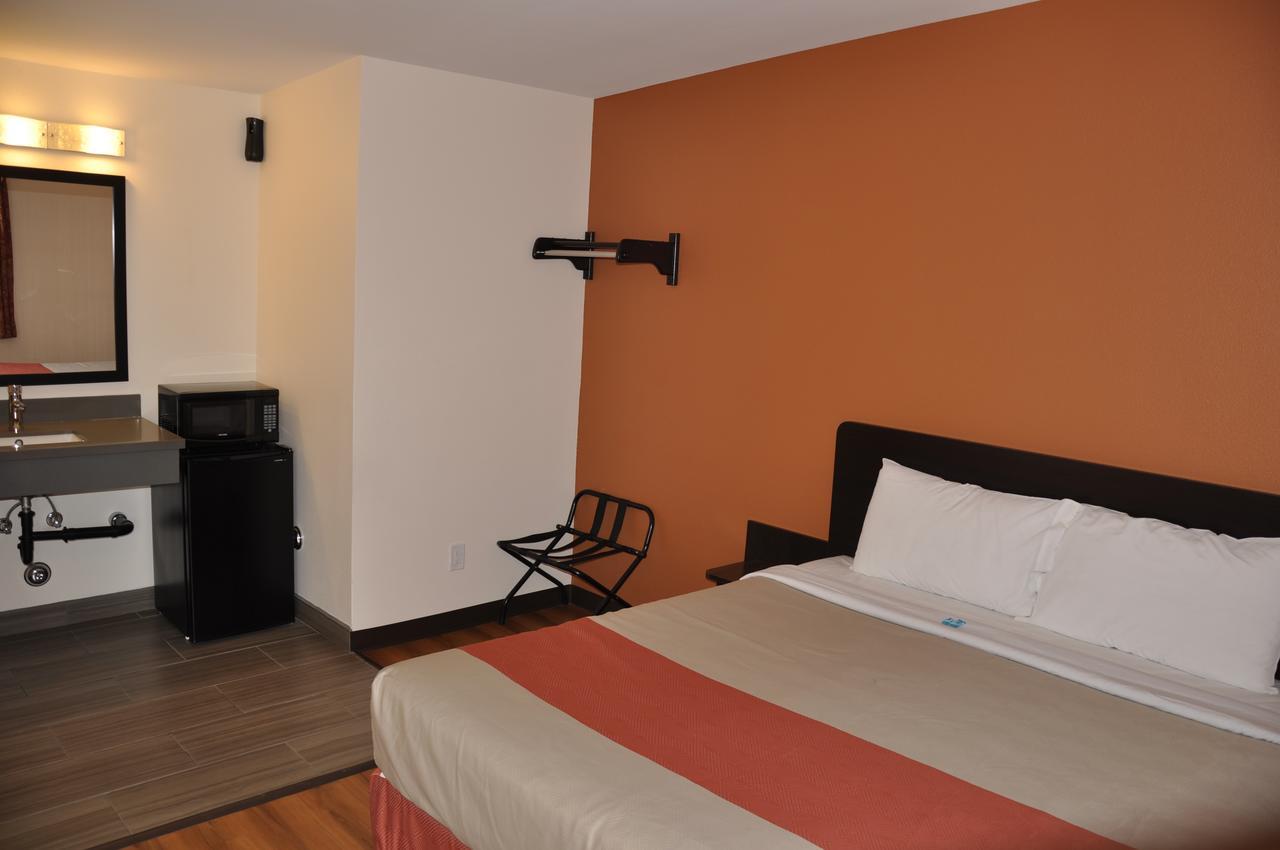 Motel 6 Maple/Main Hesperia Ruang foto